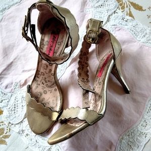 Betsey Johnson Gold Heels, Size 9